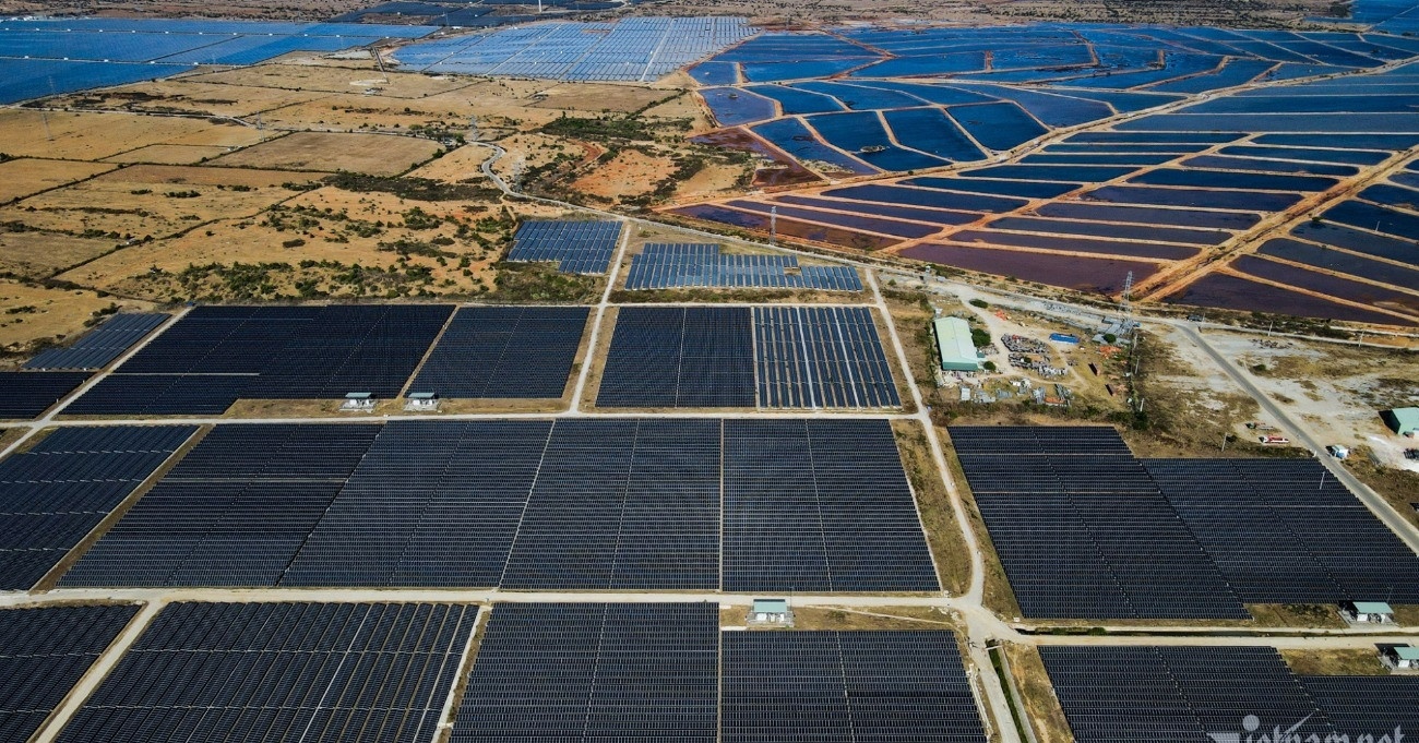 EVN ap gia dien tam tinh, loat nha dau tu dien tai tao phan doi hinh anh