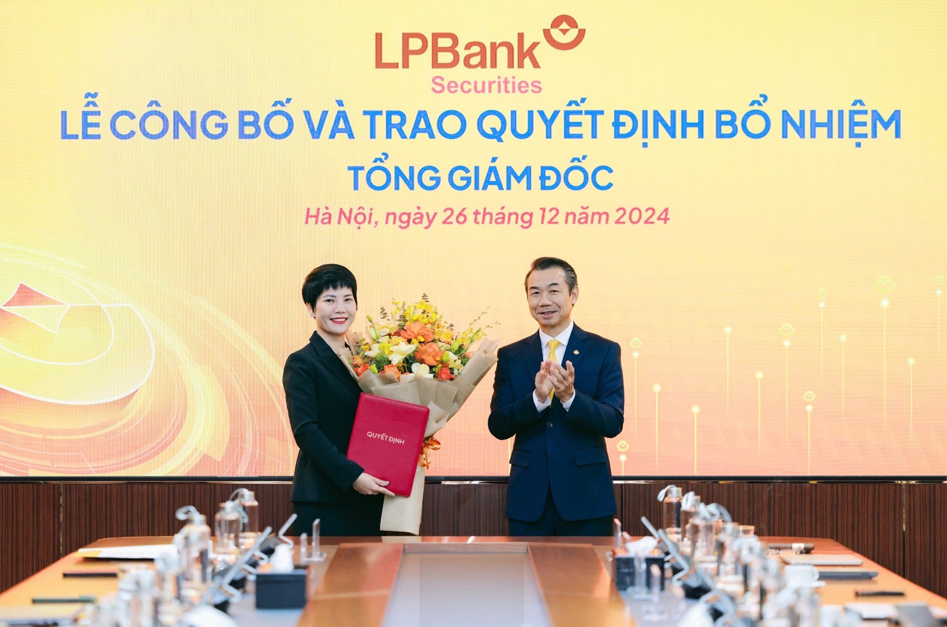 Tong giam doc Chung khoan LPBank roi ghe sau chua day nua nam hinh anh