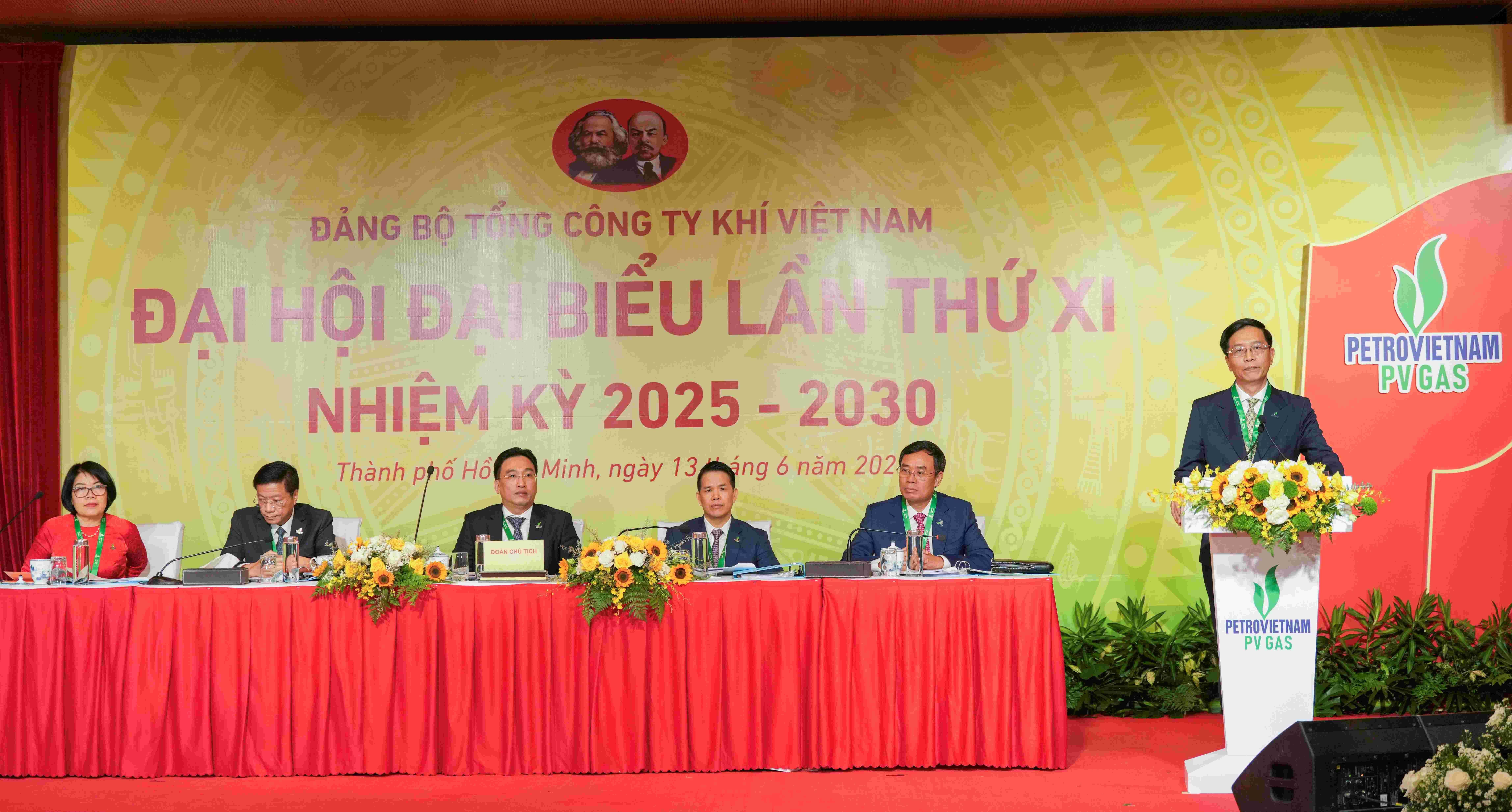 nguyen thanh binh pv gas,  dai hoi pv gas anh 2