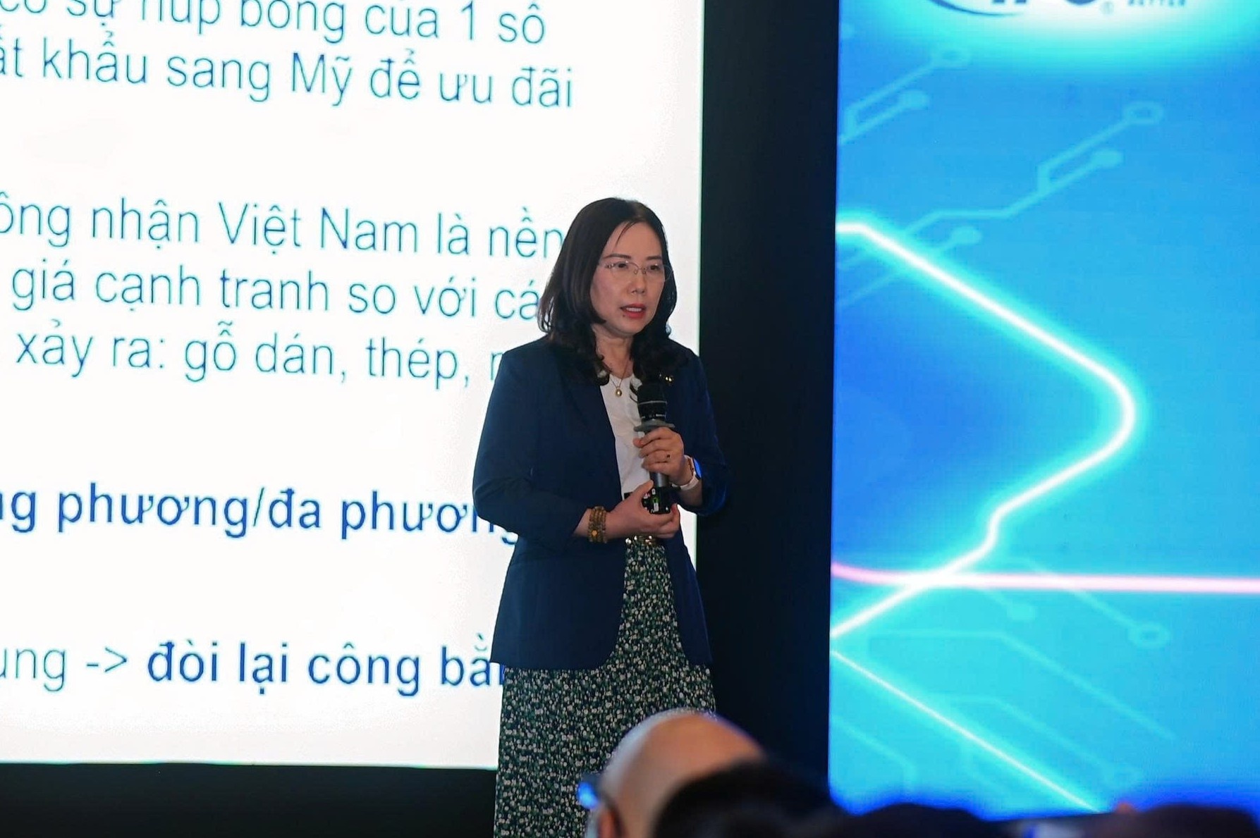 Nganh dien tu Viet Nam can thoat khoi vai tro 'lap rap' hinh anh