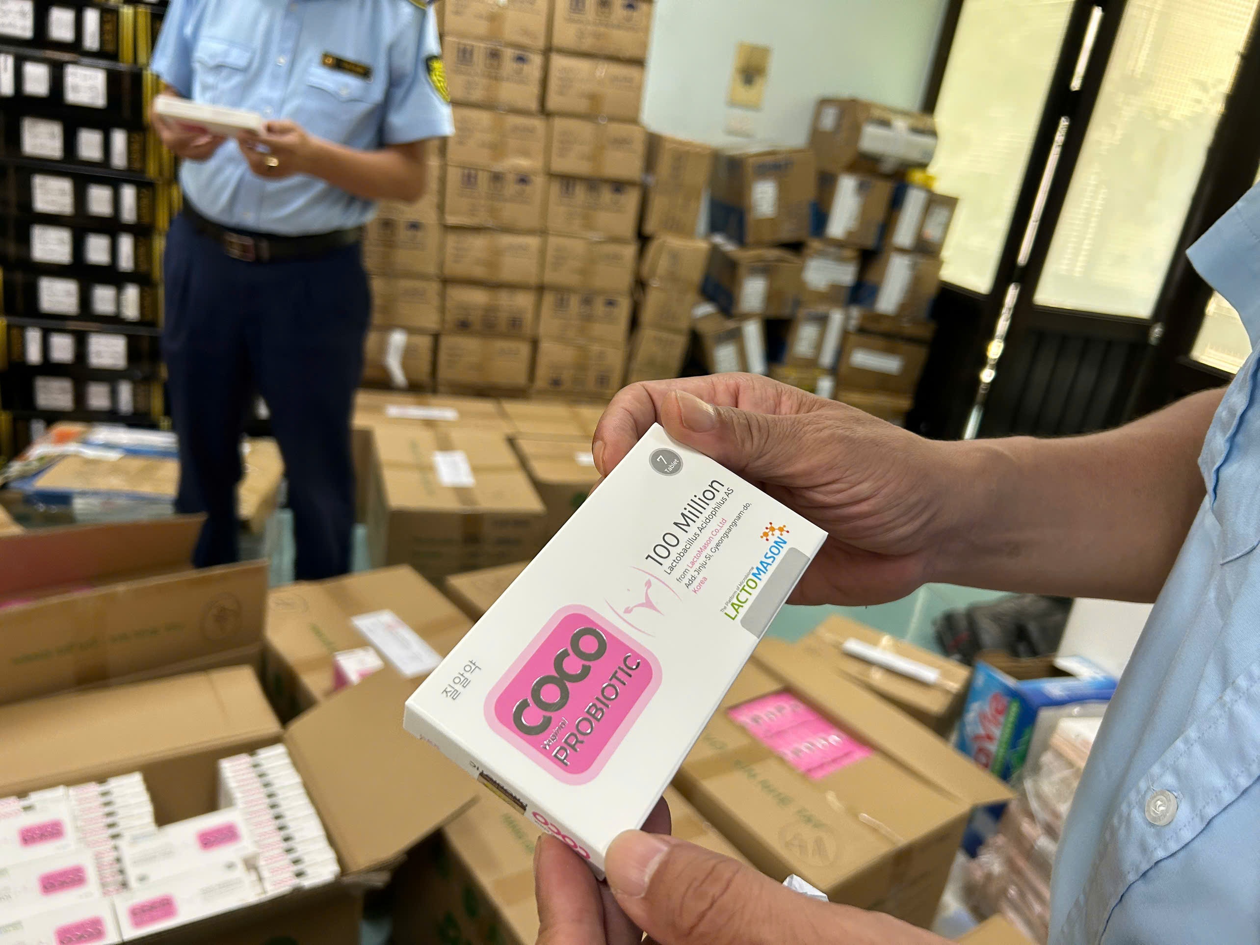 Phat hien lo hang phu khoa gia hon 1,4 ty dong hinh anh