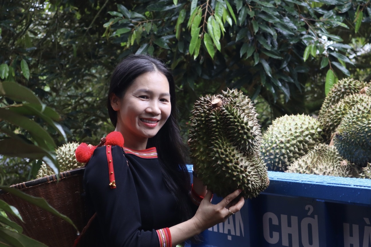 Phien livestream sau rieng co gi ma khach do xo mua hon 60 tan? hinh anh