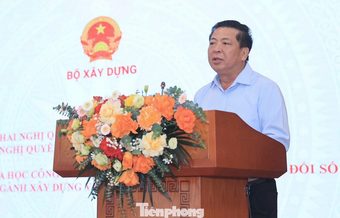 bo truong tran hong minh,  cat bien lam nha anh 1