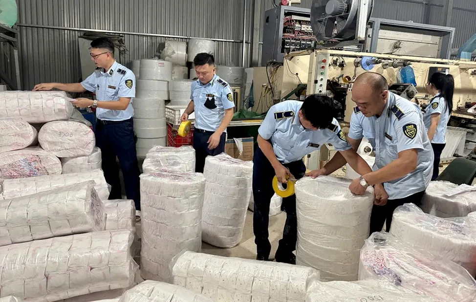 Triet pha co so san xuat bim tre em, bang ve sinh gia quy mo 'khung' hinh anh