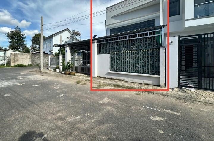 Vu xay nha tren dat nguoi khac o TP.HCM: Chu nha chap nhan di doi hinh anh