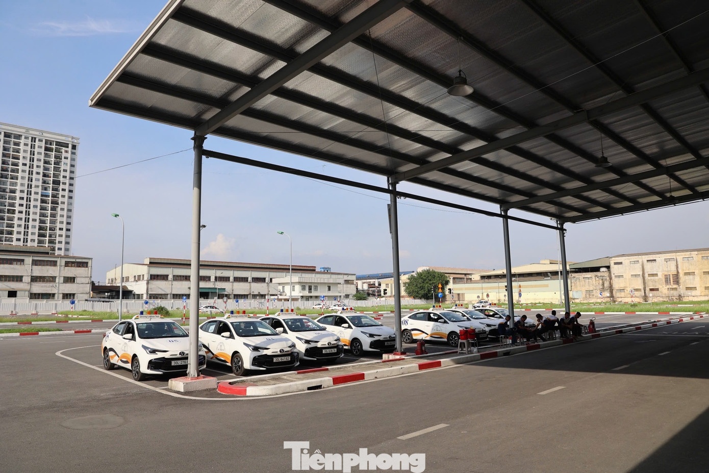 dao tao lai xe anh 2