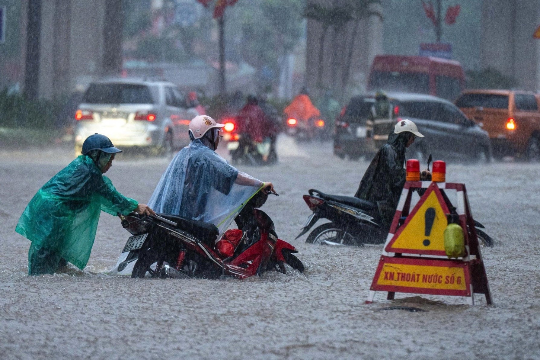 Cong ty phu trach thoat nuoc cho Ha Noi dang hoat dong ra sao? hinh anh
