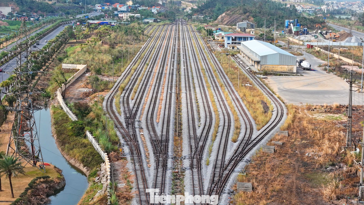vingroup lam duong sat,  duong sat ha noi anh 1