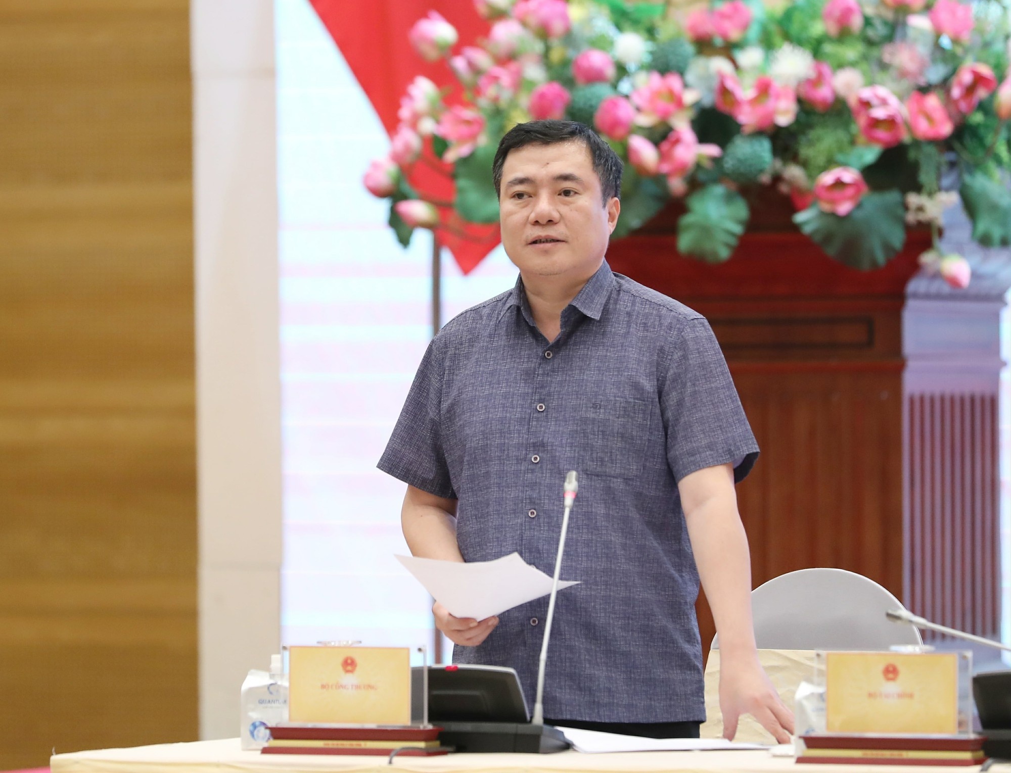 Shop online ban hang gia se bi go khoi san trong 24 gio hinh anh