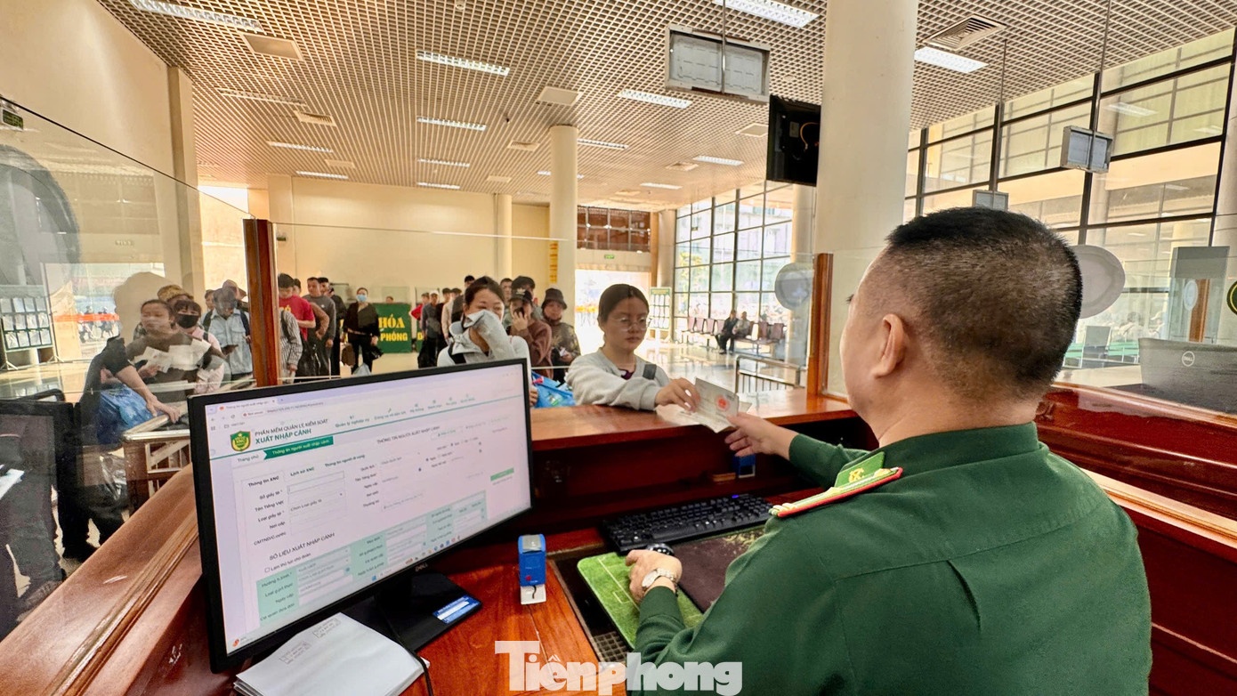 nhap canh cua khau anh 1