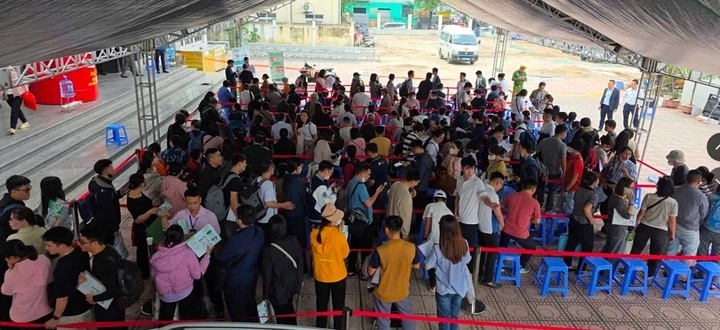 mua nha o xa hoi anh 1