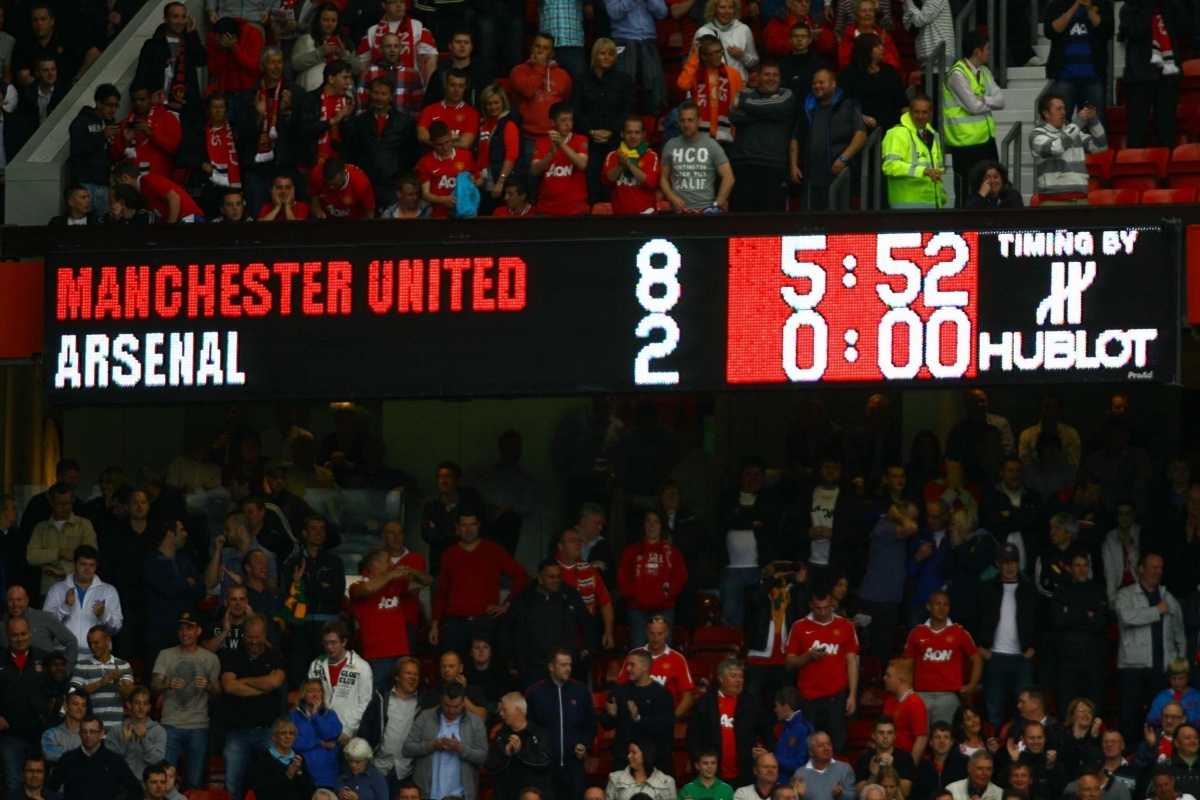 Bo Tai chinh bac de xuat nang muc cuoc bong da quoc te len 100 trieu hinh anh