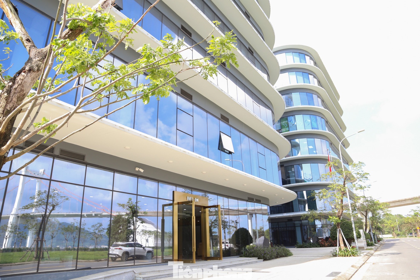 trung tam tai chinh anh 4