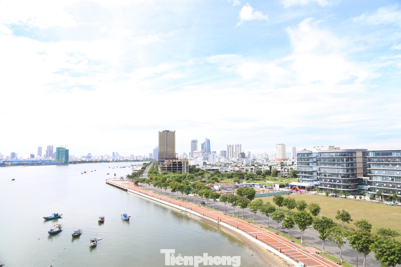 trung tam tai chinh anh 9