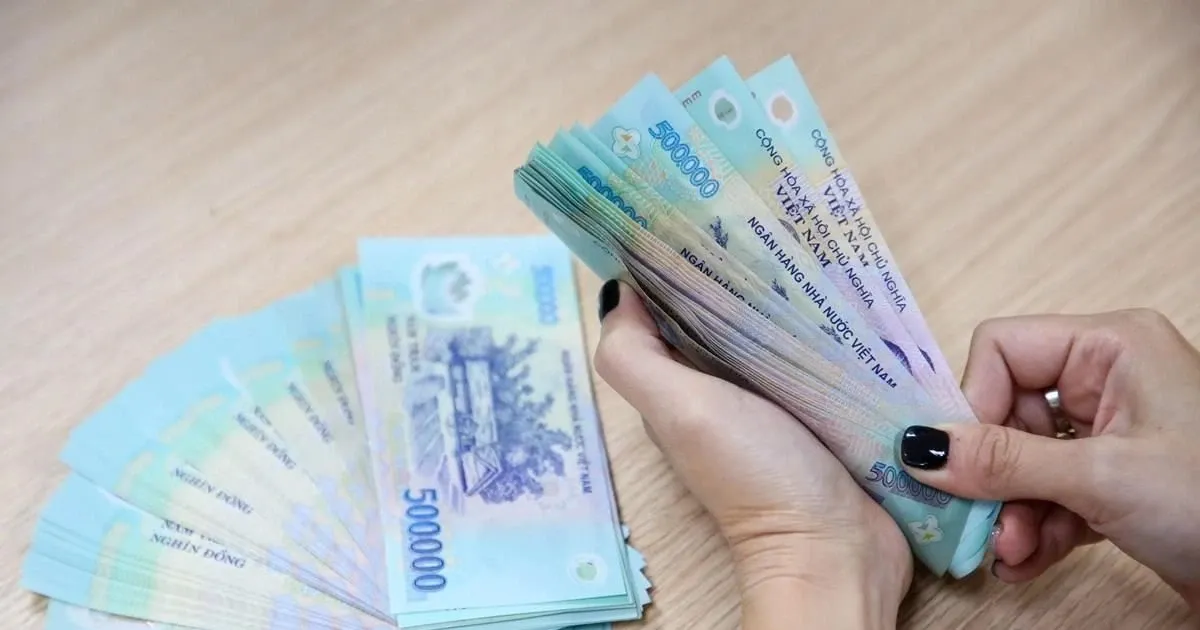 Bo Noi vu thong tin ve tien luong, phu cap voi can bo, cong chuc hinh anh