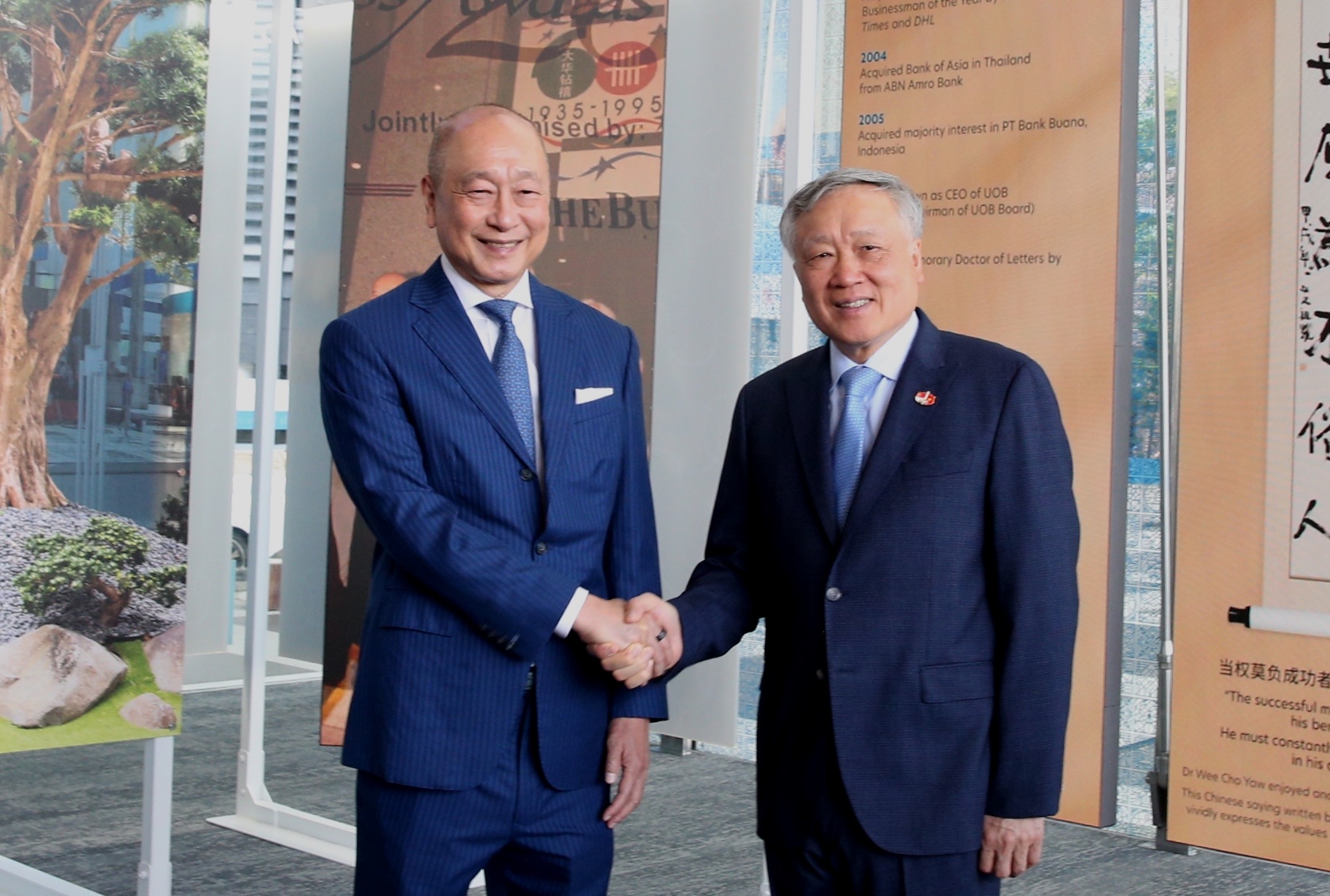 Ngan hang ngoai dau tien vao Trung tam Tai chinh quoc te Viet Nam hinh anh