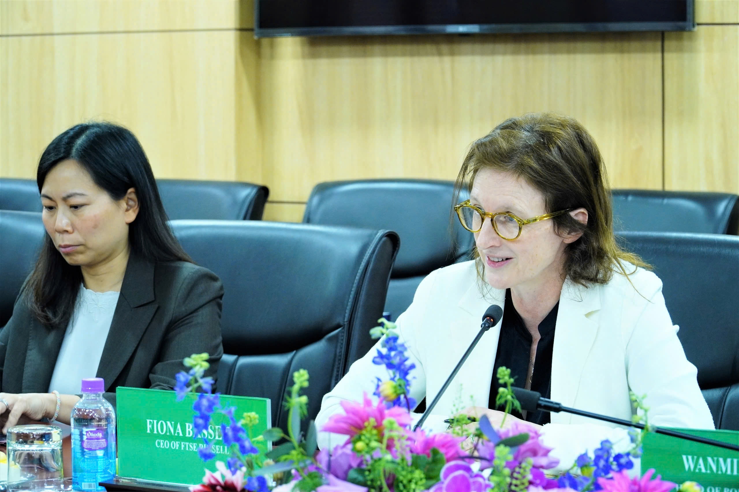 FTSE Russell muon dua san pham phai sinh Viet Nam sang san Singapore hinh anh