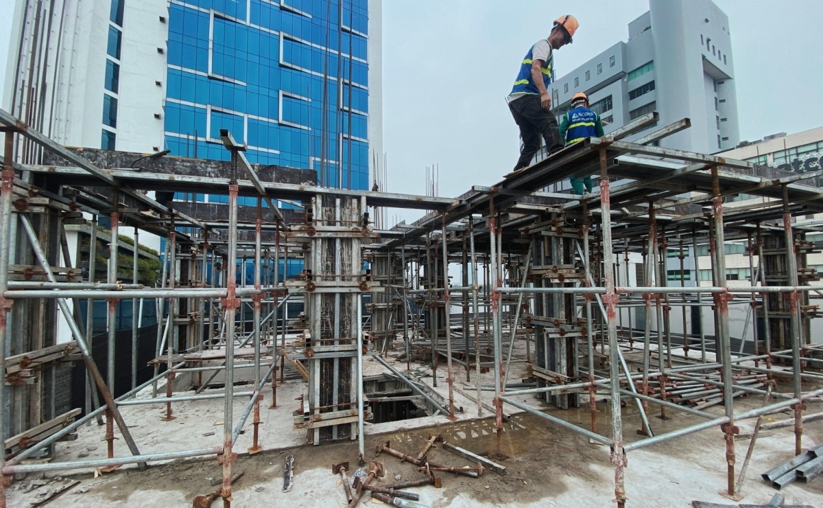 Gia vat lieu xay dung tang: Nguoi dan, doanh nghiep chat vat xoay xo hinh anh