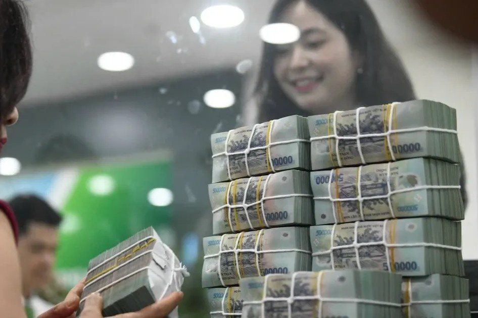 Ly do Ngan hang Nha nuoc vua 'bom' rat nhieu tien hinh anh