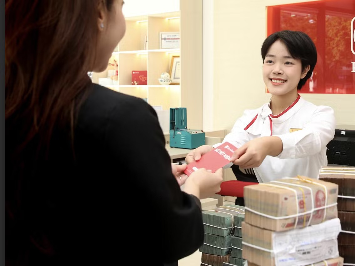 Giam lai suat ngan hang: Du dia ra sao, uu tien linh vuc nao? hinh anh