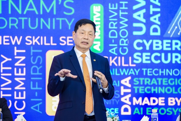 Ong Truong Gia Binh: FPT dang tai sinh hinh anh