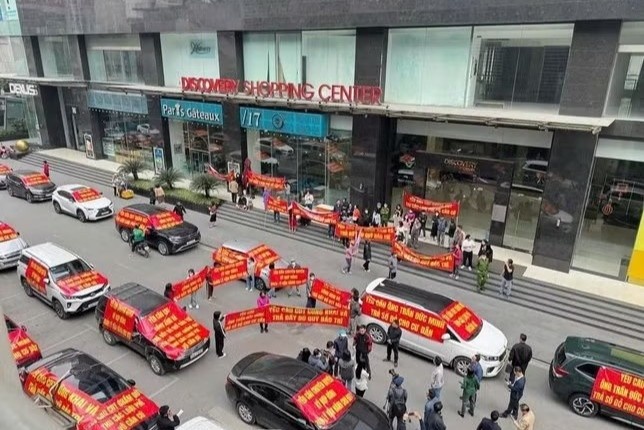 Nhieu khu chung cu Ha Noi do mat cho 'so hong' hinh anh
