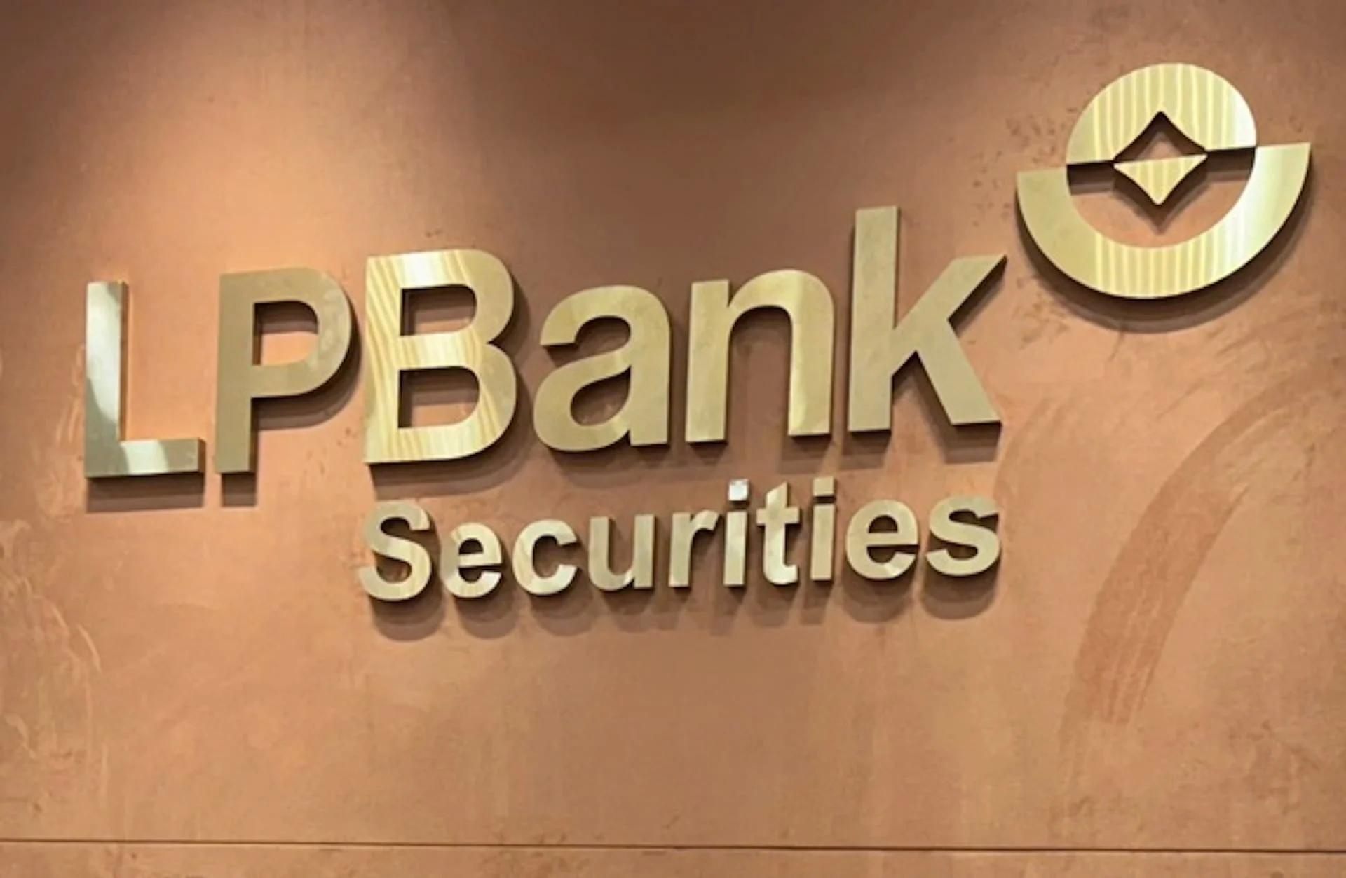 Ro ke hoach IPO cua Chung khoan LPBank hinh anh