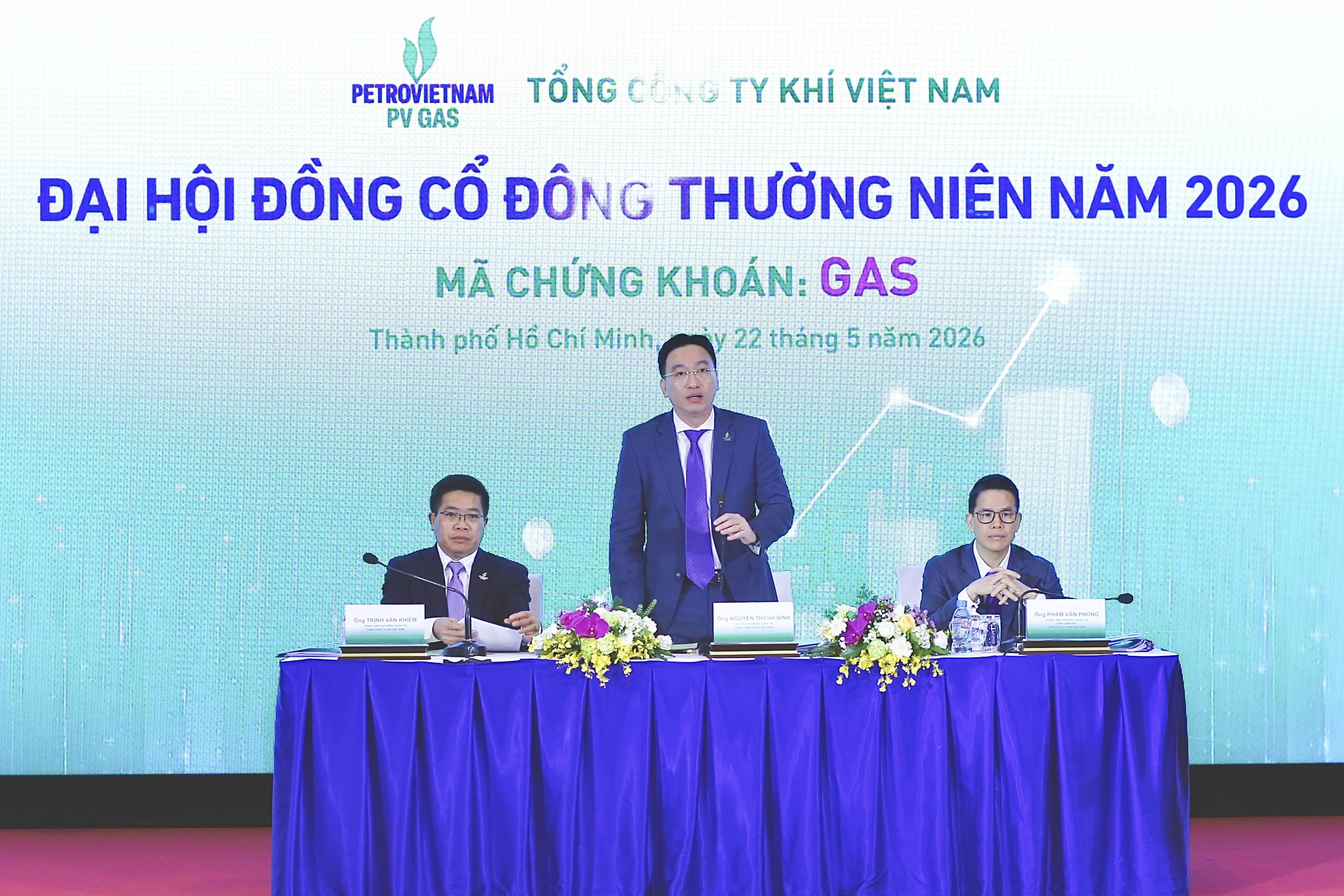Chu tich PV GAS noi ve kha nang duy tri niem yet tren HoSE hinh anh