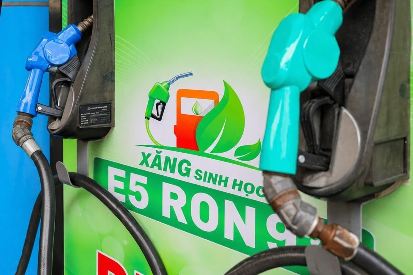 Vi sao xang E5 khan hiem, kho mua? hinh anh