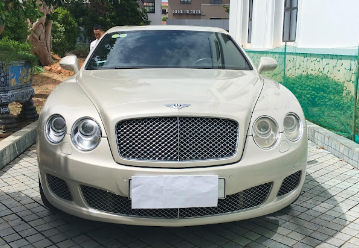 Tap doan Son Hai rao ban loat sieu xe, co ca Bentley, BMW i8 hinh anh