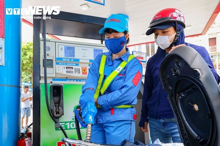 gi&aacute; xăng dầu ảnh 1