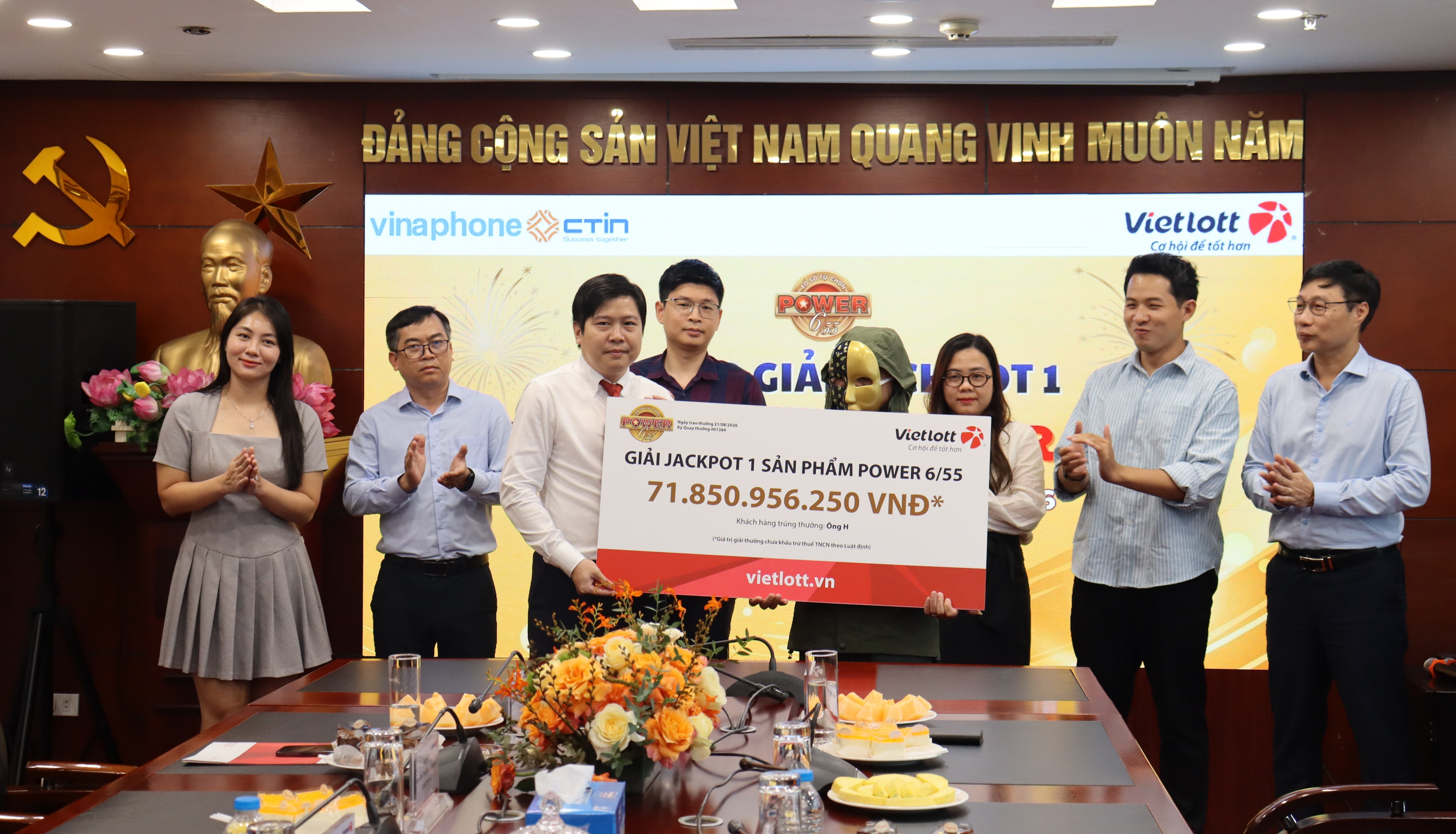 Một người ở Đồng Nai trúng số hơn 1.100 lần, gần nhất trúng 72 tỷ