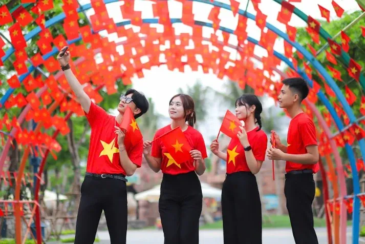 Kéo dài nghỉ 2/9: 'Người lao động không chỉ cần việc làm và thu nhập'