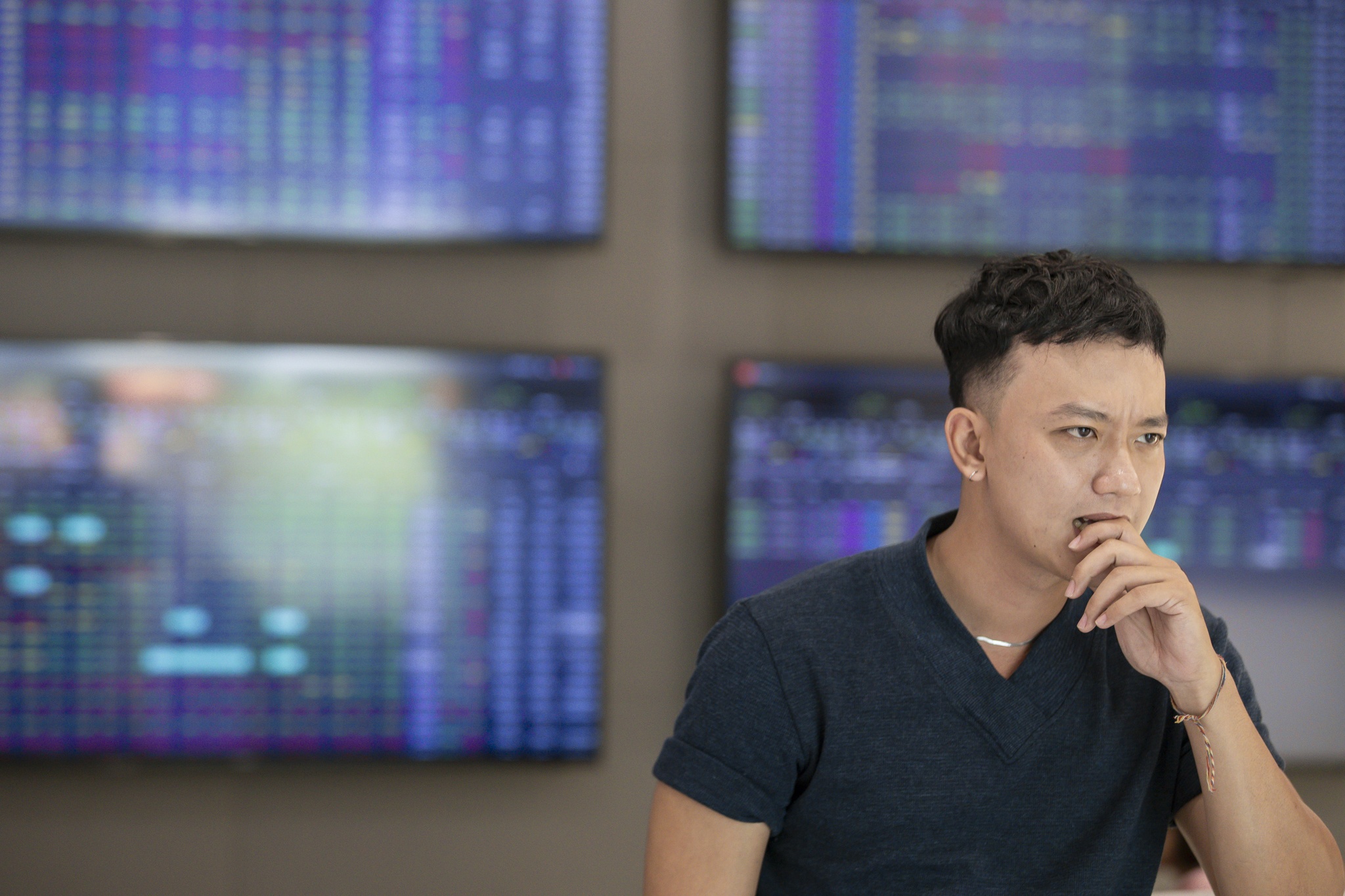 VN-Index đứng trước cơ hội vượt 1.900 điểm