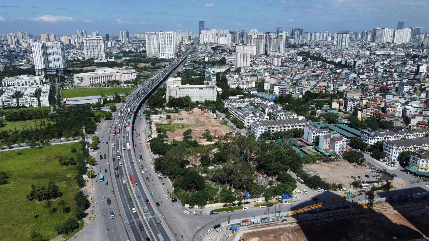 nh&agrave; ở ảnh 1