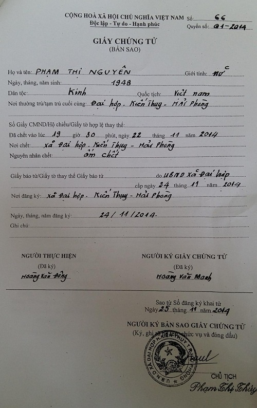 Giấy chứng tử mang tên bà Nguyên. Ảnh: Phương Chi