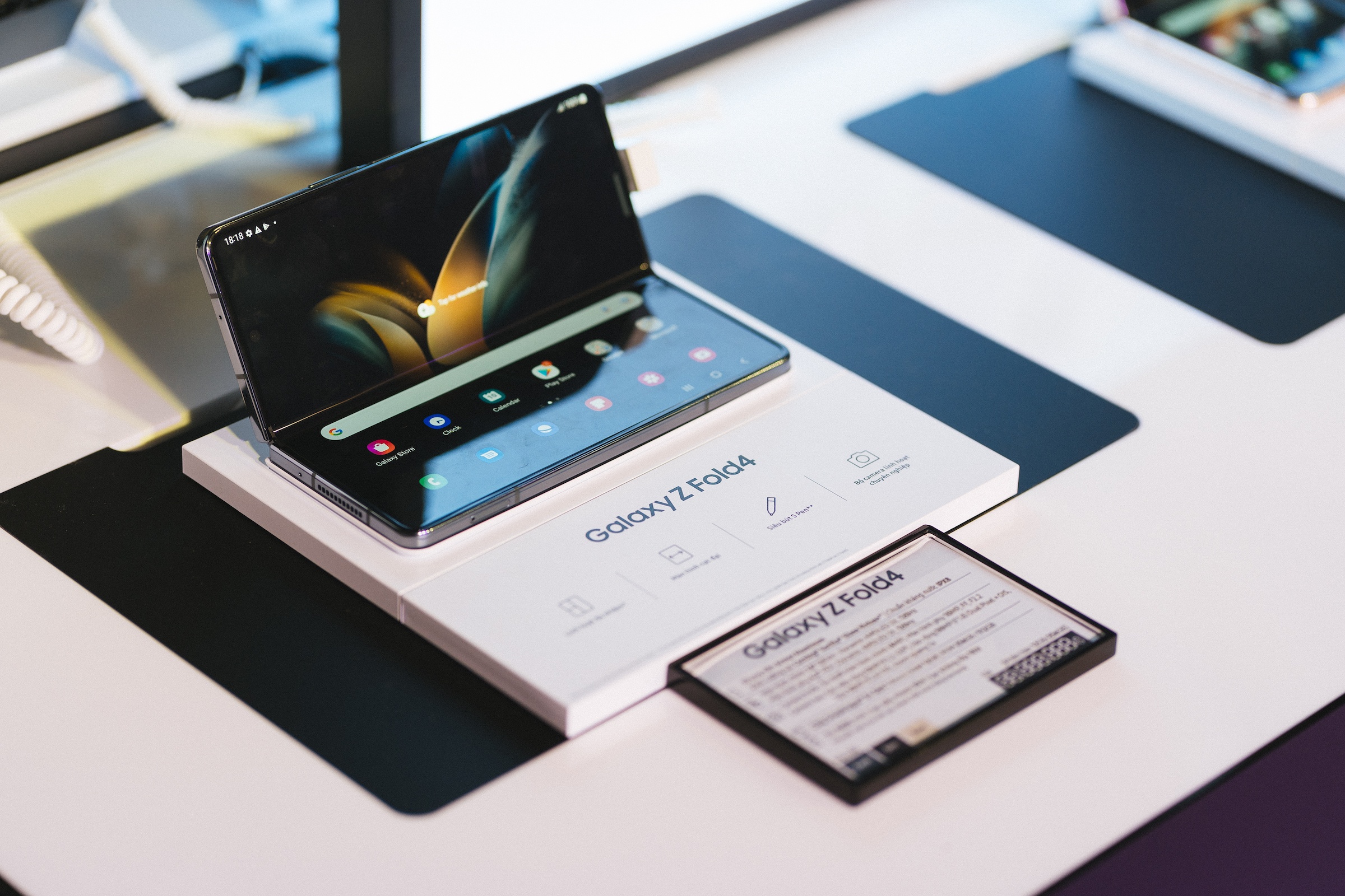 Galaxy Z Fold4 giá ảnh 4 Galaxy Z Fold4 gia anh 4