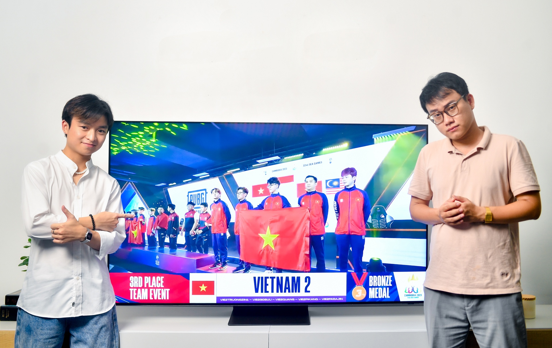 BLV Rayquaza: 'Tuyen PUBG Mobile VN co trinh do lan luot o khu vuc' hinh anh