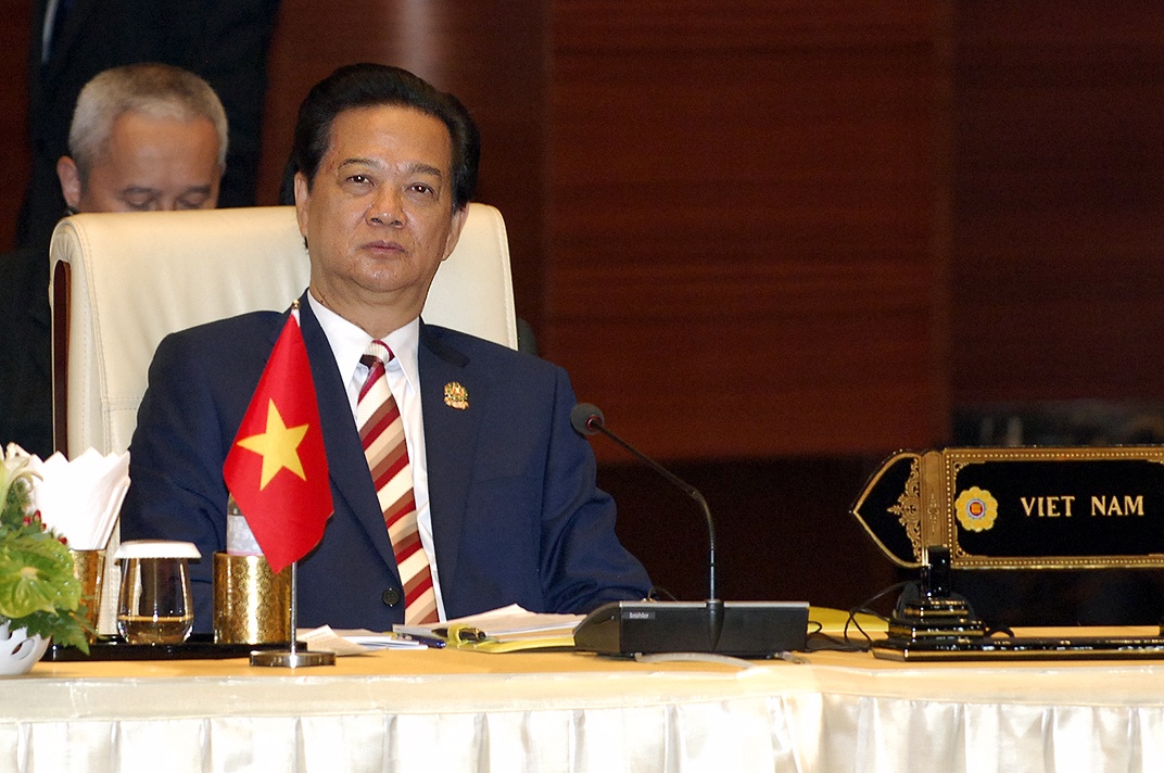 Thủ tướng Nguyễn Tấn Dũng dự phiên toàn thể hội nghị cấp cao ASEAN lần thứ 25.