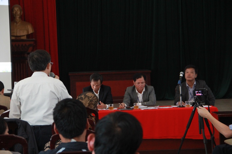 Người dân đề nghị lãnh đạo TP Hà Nội, quận Long Biên xuống thực địa kiểm tra xem tuyến đường cong hay thẳng chứ không chỉ nhìn trên sơ đồ. Ảnh Công Khanh