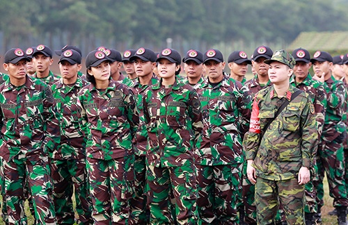 Xạ thủ nữ đoàn In-đô-nê-xi-a.