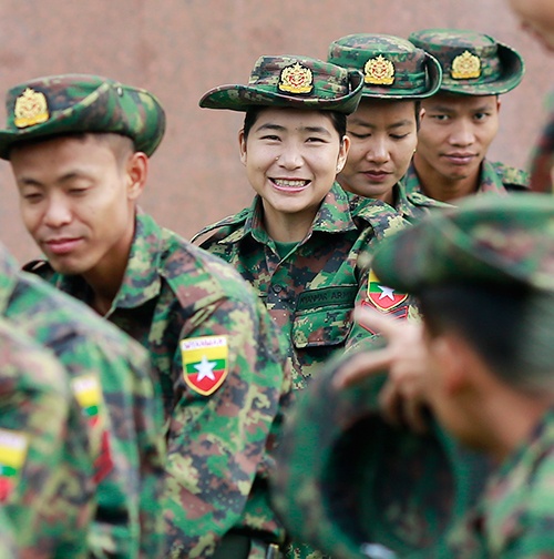 Nét đẹp của nữ xạ thủ đoàn Mi-an-ma.