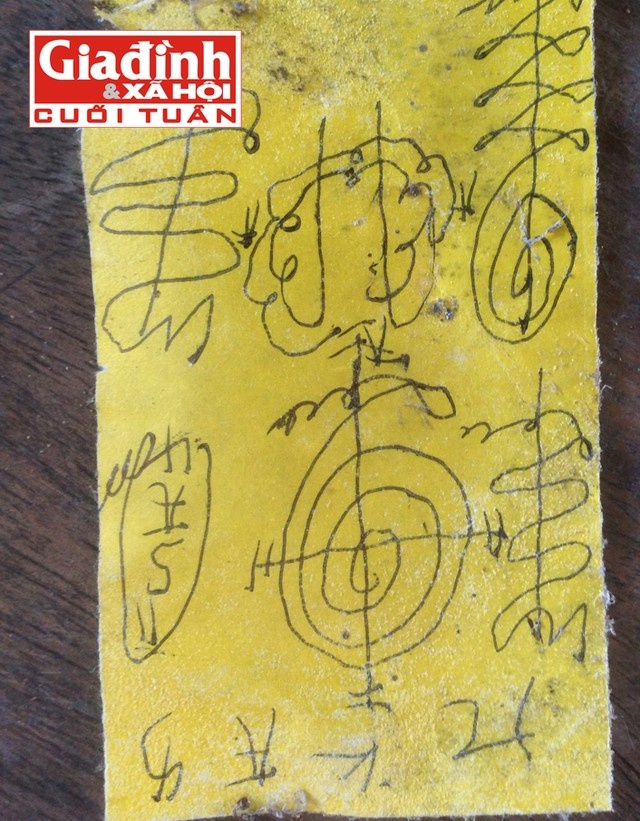 Lá bùa rắn huyền bí thầy Bảy An dùng để trị rắn.