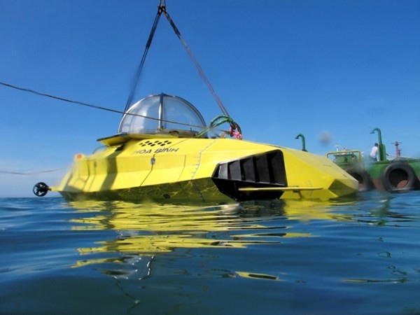 Tàu Hòa Bình thử nghiệm ở Cam Ranh tháng vừa qua. Ảnh: Tiền phong.