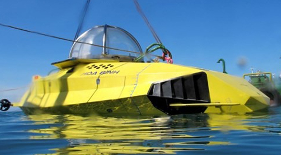 Bo truong duoc khen 'dung cam' khi dam thu tau lan VN hinh anh