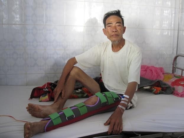 Ông Đường bàng hoàng kể lại sự việc bị heo tấn công