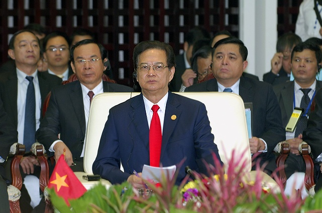 Thủ tướng Nguyễn Tấn Dũng đề nghị trong bối cảnh kinh tế khu vực và quốc tế chuyển biến nhanh chóng, phức tạp, Chính phủ 3 nước cần có những biện pháp triển khai linh hoạt, thiết thực, hiệu quả hơn để tạo đột phá nâng tầm hợp tác. Ảnh: VGP/Nhật Bắc