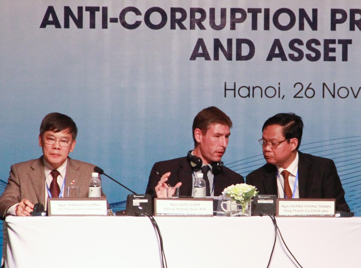 Đại sứ quán Anh Giles Lever