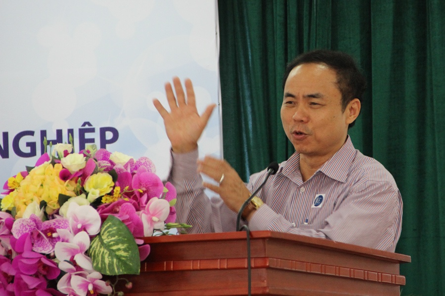 Nhà báo Trần Bá Dung