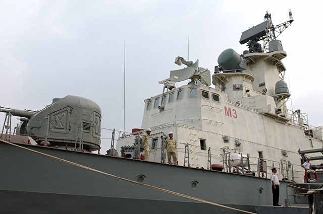 Thu tuong thi sat xuong dong tau ten lua tan cong o TP.HCM hinh anh